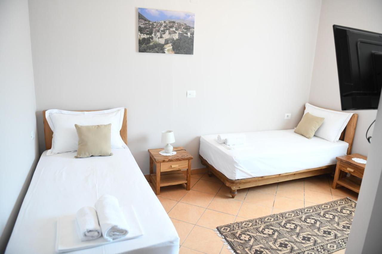 Guesthouse Leo Berat Exterior photo