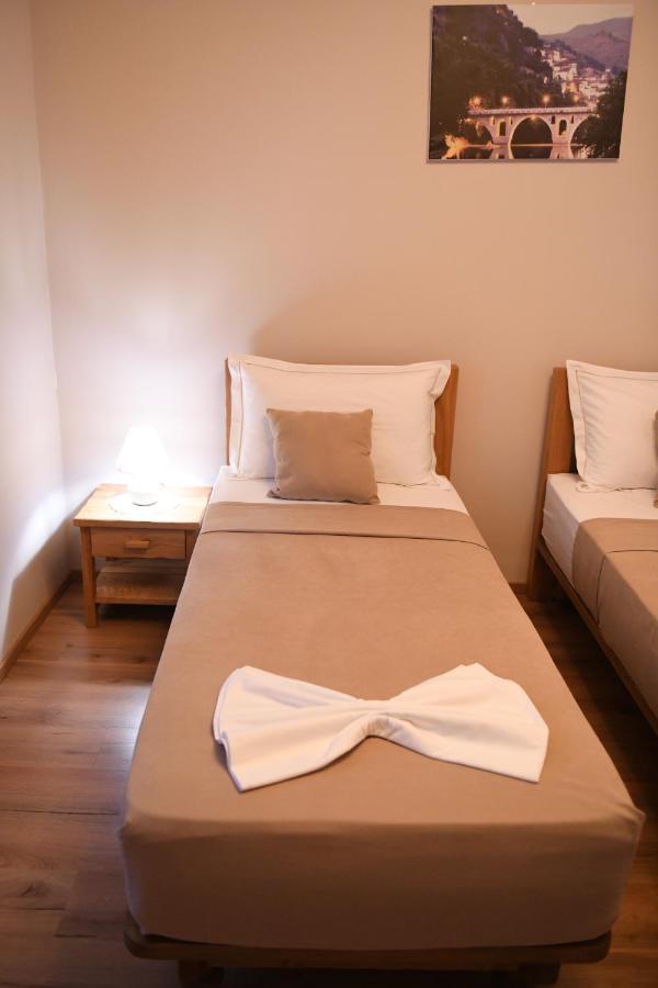 Guesthouse Leo Berat Exterior photo