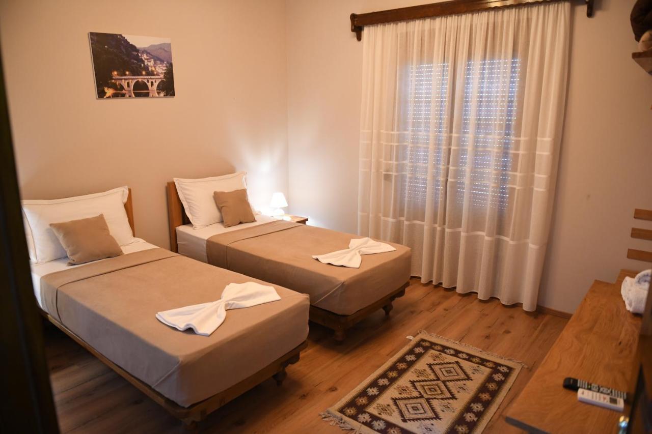 Guesthouse Leo Berat Exterior photo