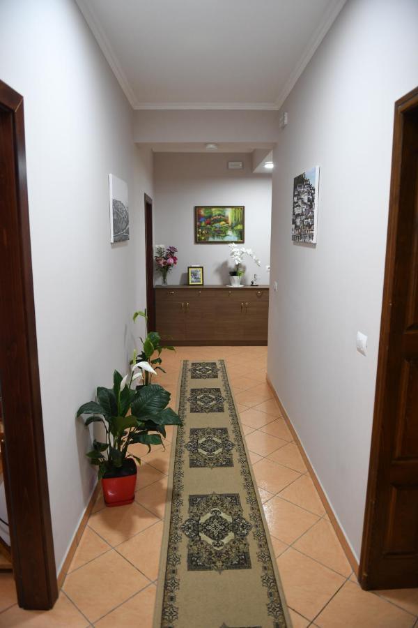 Guesthouse Leo Berat Exterior photo