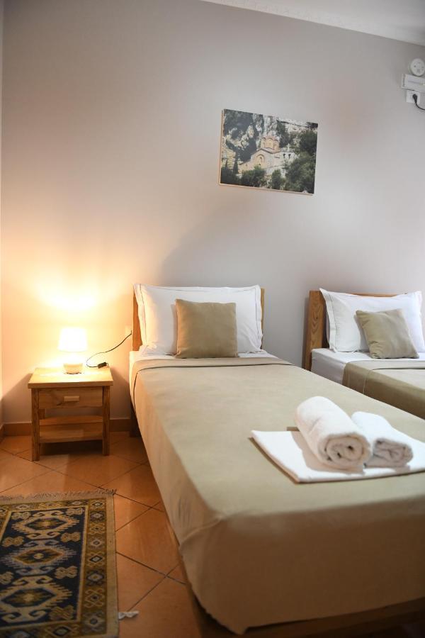 Guesthouse Leo Berat Exterior photo