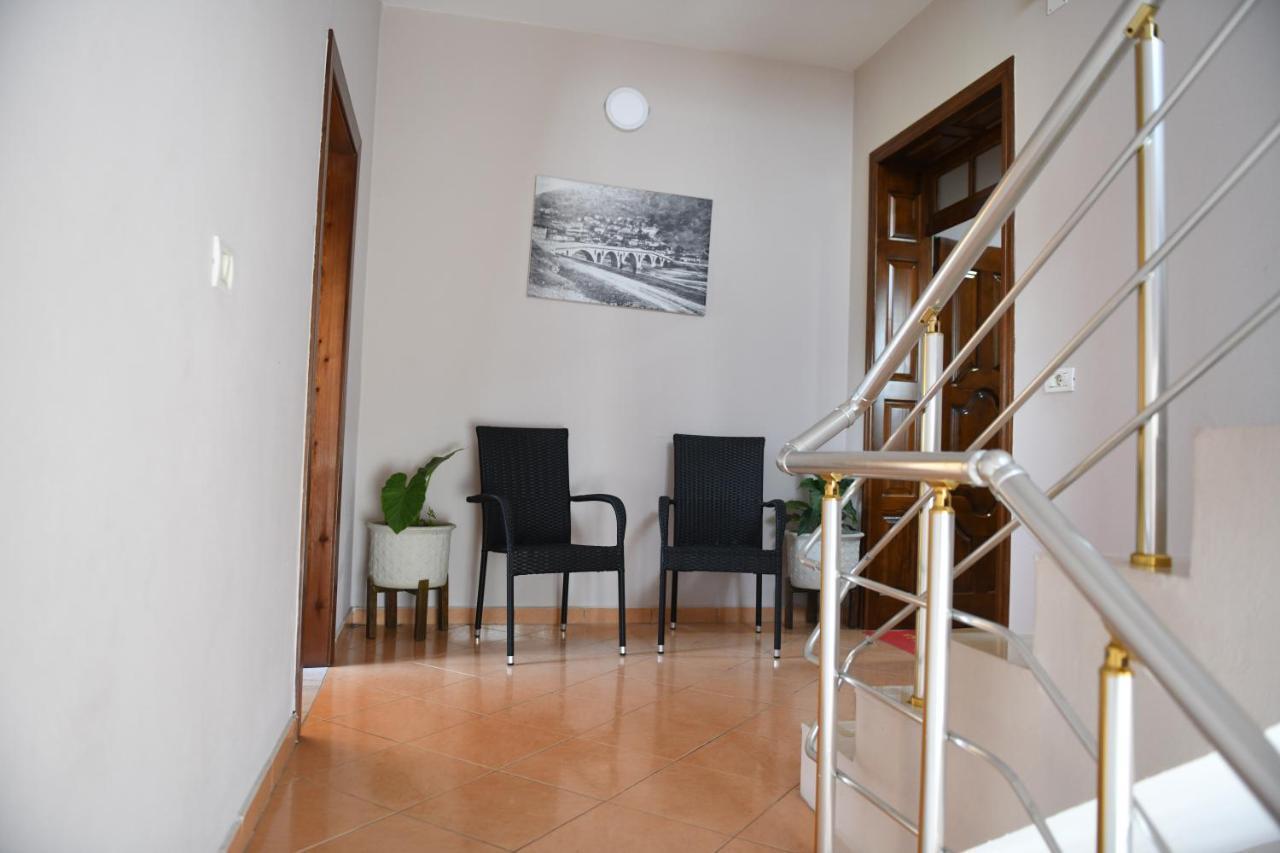 Guesthouse Leo Berat Exterior photo